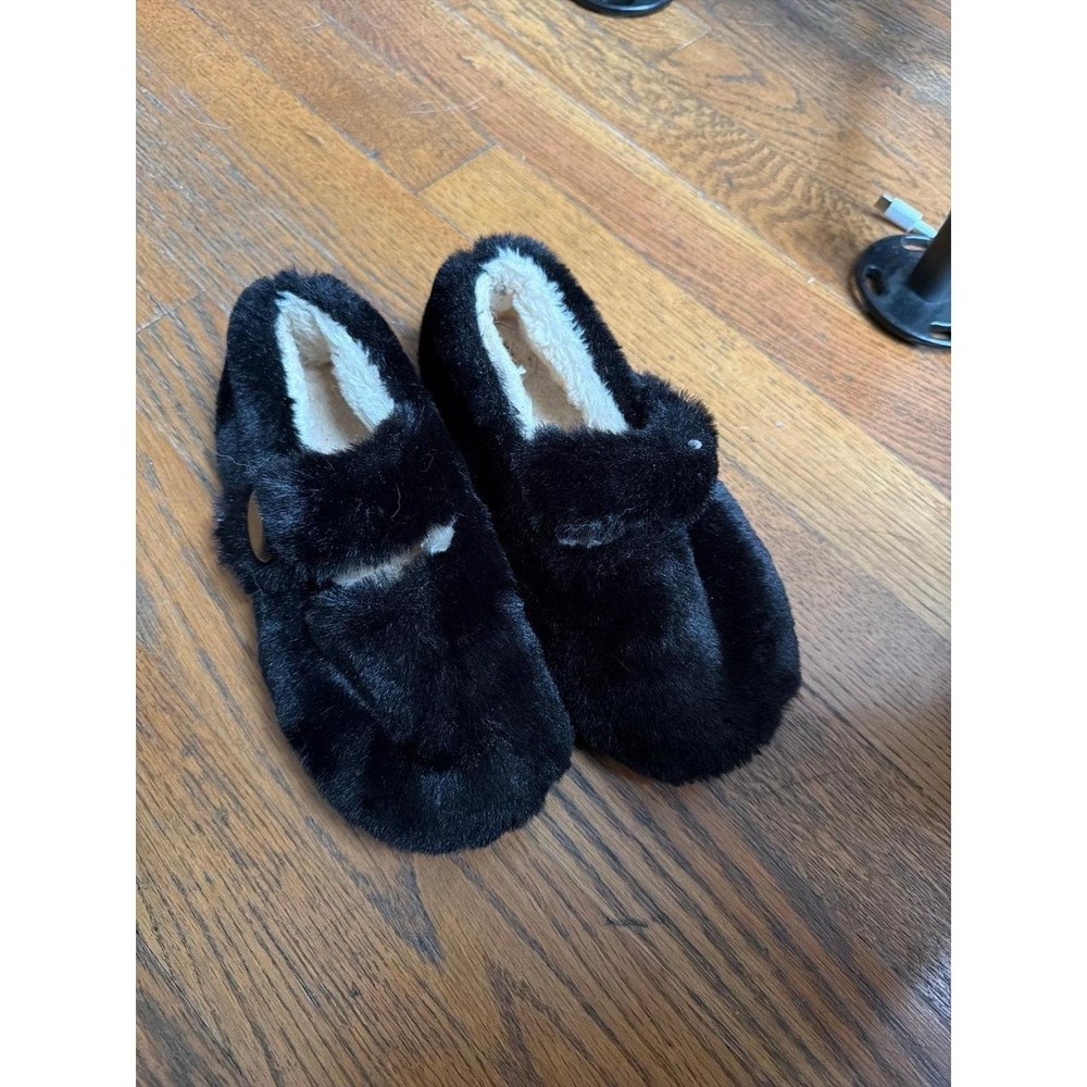 Girls Black fuzzy slippers girls 1-1.5